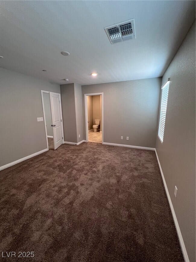 Building Photo - 2990 Saltillo Ln