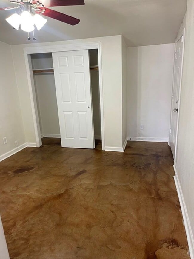 Building Photo - 3944 W Bethany Home Rd