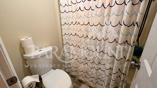 Building Photo - Gorgeous 3-Bedroom Home with 2 Bonus Rooms!