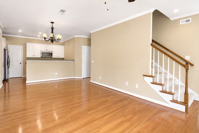 Building Photo - 899 Magnolia Ct