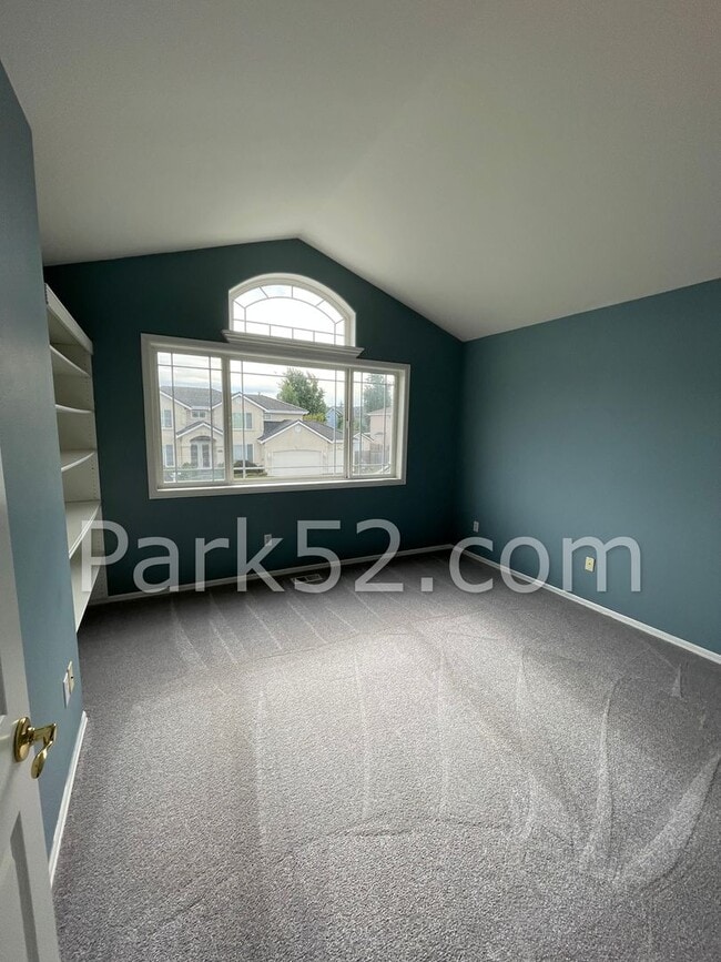 Building Photo - Browns Point Tacoma 3 Bedroom Single Famil...