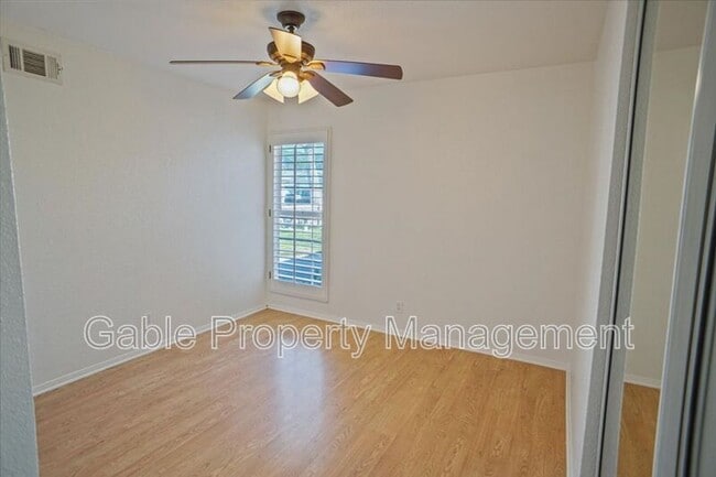 Building Photo - 28015 Glasser Ave