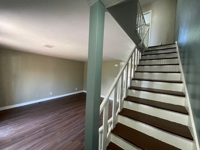 Building Photo - Beautiful 2 bed in Clearfield!