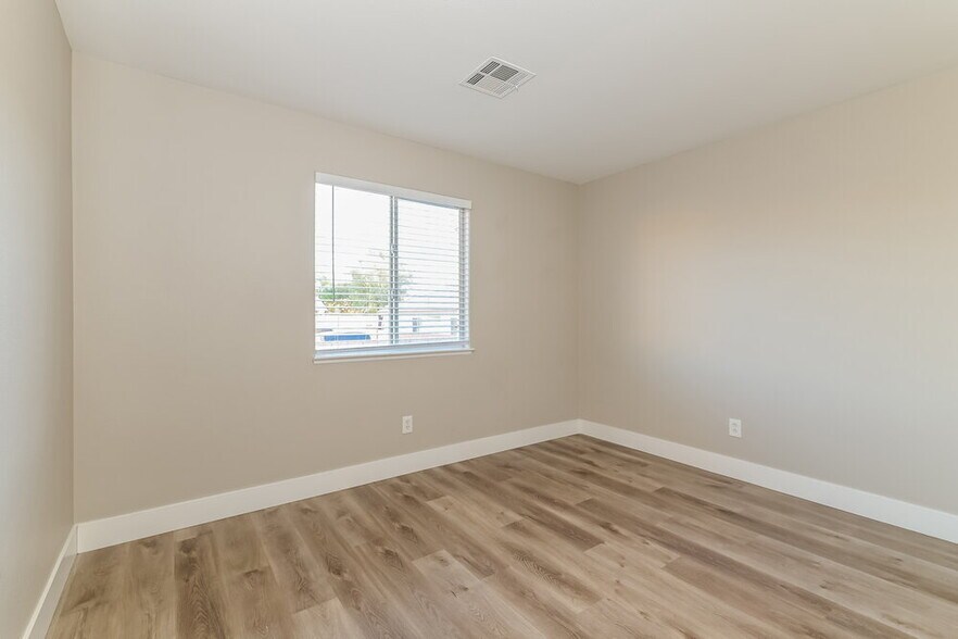 Building Photo - 1079 Harpy Eagle Ave