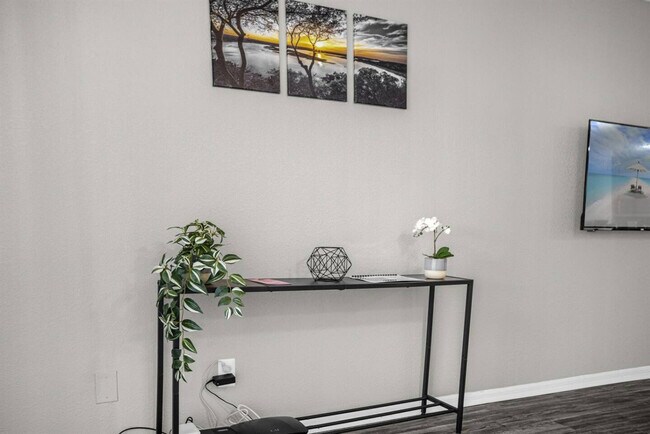 Building Photo - 13915 Heritage Club Dr