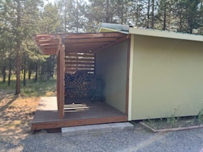 Building Photo - 17447 Auklet Dr