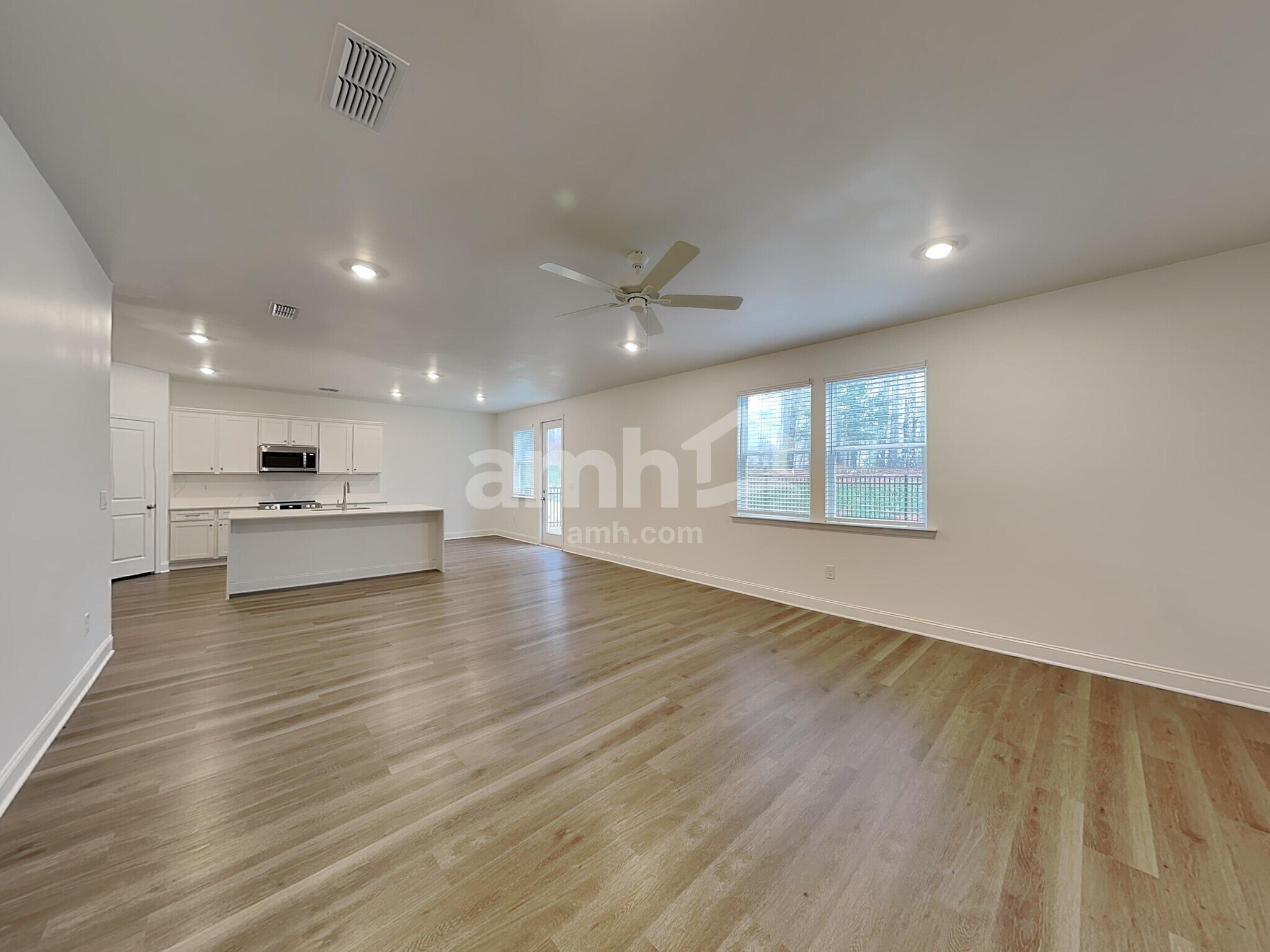 Building Photo - 1529 Aquamarine Dr