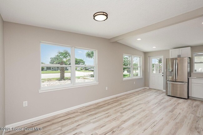 Building Photo - 2626 Sarno Rd