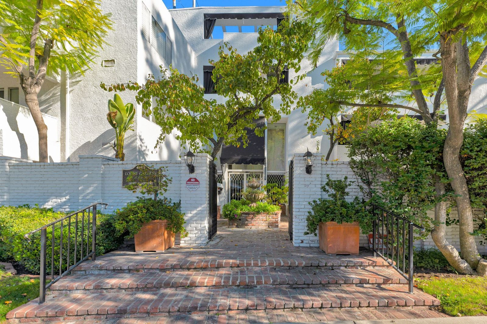 Building Photo - 4950 Louise Ave