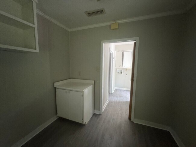 Building Photo - 3054 Merrimac Dr