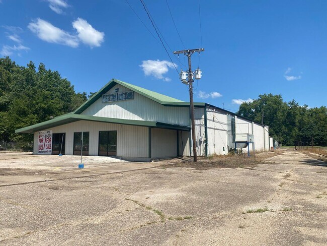 Building Photo - 713 N 2nd St