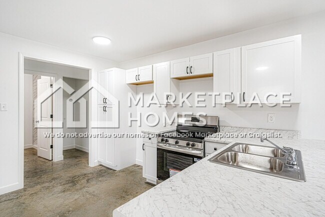 Building Photo - 1367 Chadwick Cir