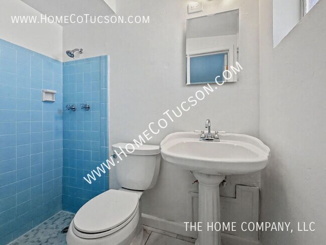 Building Photo - 6225 E Calle Aurora