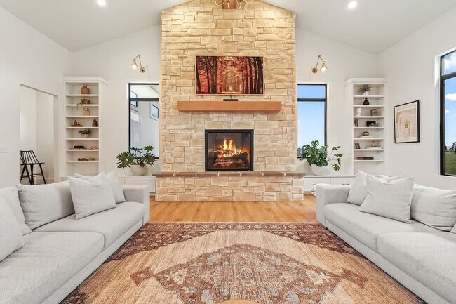 Building Photo - 12401 Rivendell Ct