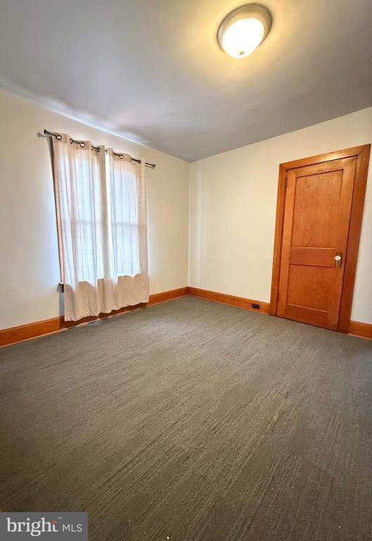 Building Photo - 295 E Main St