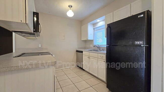 Building Photo - 4261 Island Cir