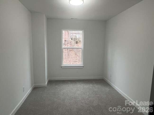 Building Photo - 2287 9th Ave Dr NE