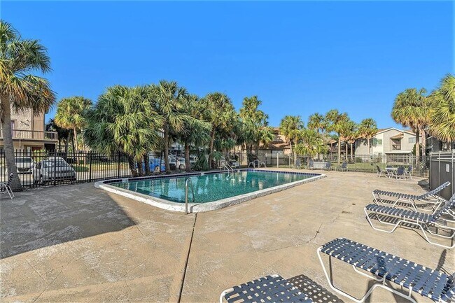 Building Photo - 6328 Newtown Cir