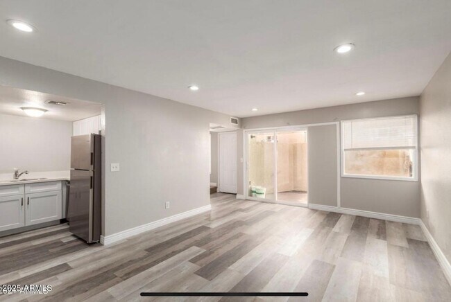 Building Photo - 2674 N 43rd Ave