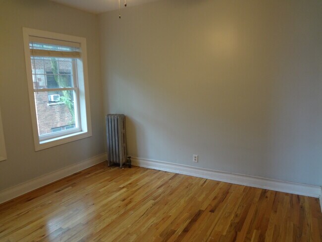 Building Photo - 5463 S Ingleside Ave