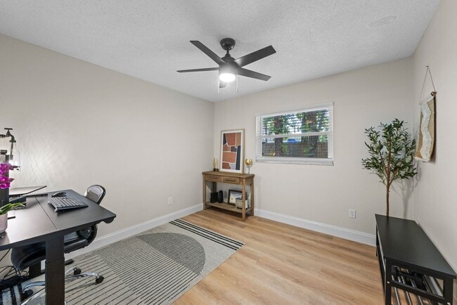 Building Photo - Beautifully Renovated 3-Bedroom Home for R...