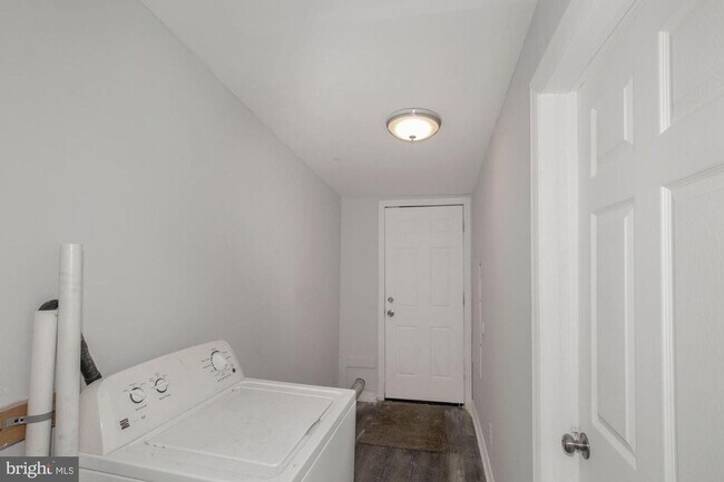 Building Photo - Gorgeous 4 Bedroom Home FOR RENT in Millville $1500