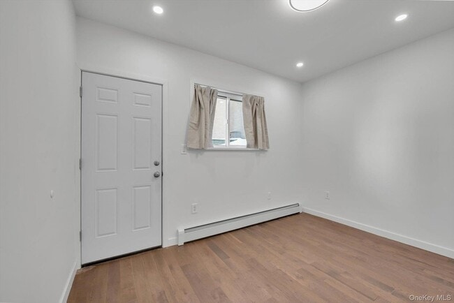 Building Photo - 609 Ovington Ave