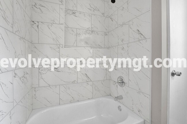 Building Photo - 1012 Mt Moriah Rd