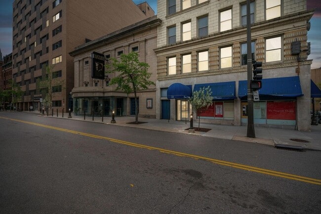 Building Photo - 488 Wabasha St N