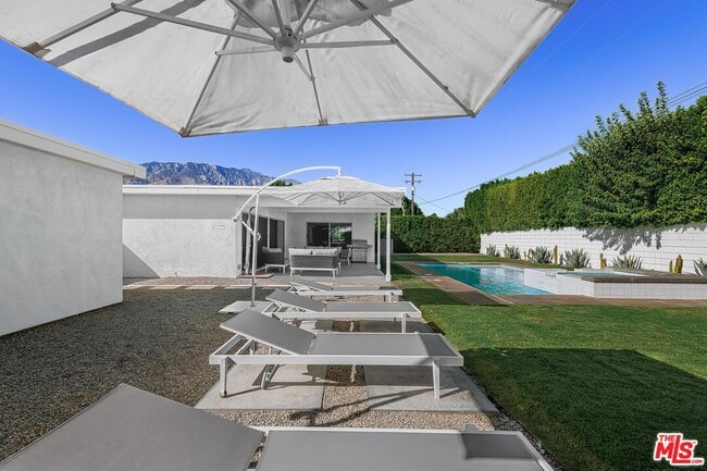 Building Photo - 2326 E Finley Rd