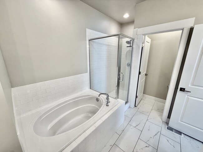 Building Photo - 7646 S Waverly Hls Ln