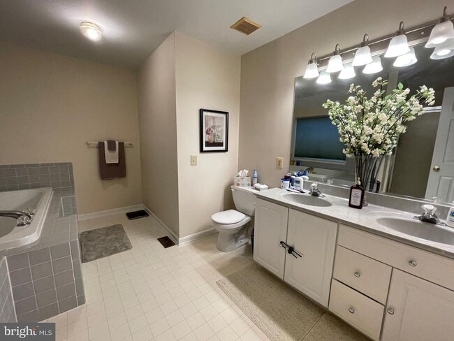 Building Photo - 22120 Victoria Cir