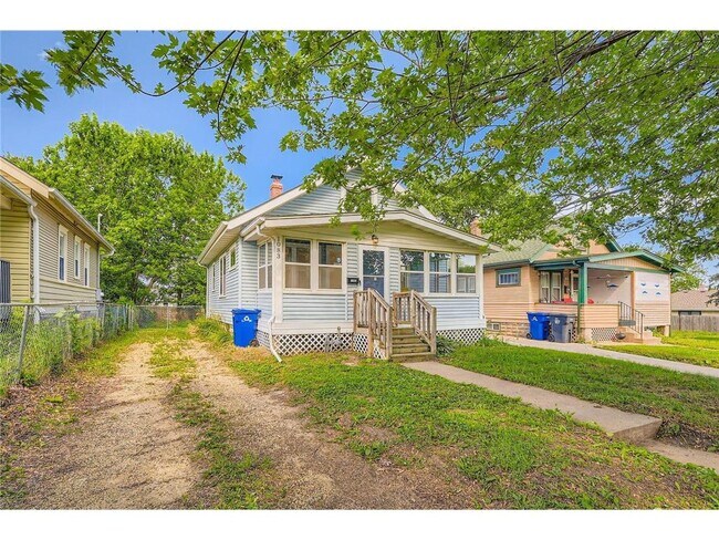 Building Photo - 1083 Western Ave N