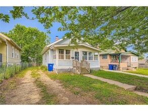 Building Photo - 1083 Western Ave N