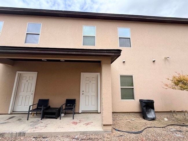 Building Photo - 5601 Cuenca Dr