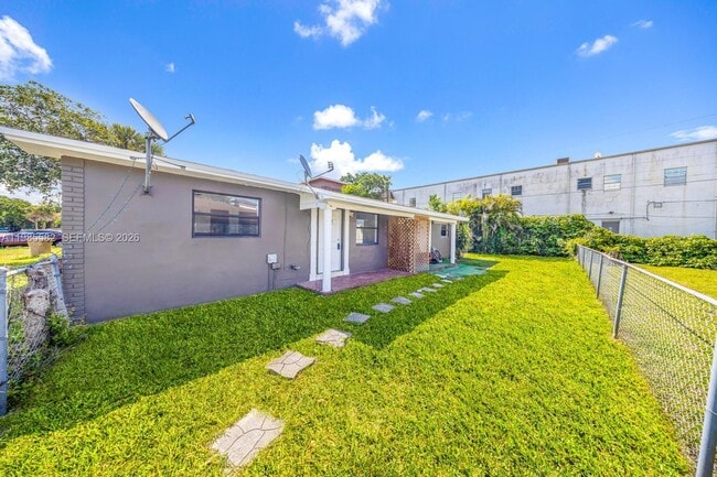 Building Photo - 6172 SW 44th St