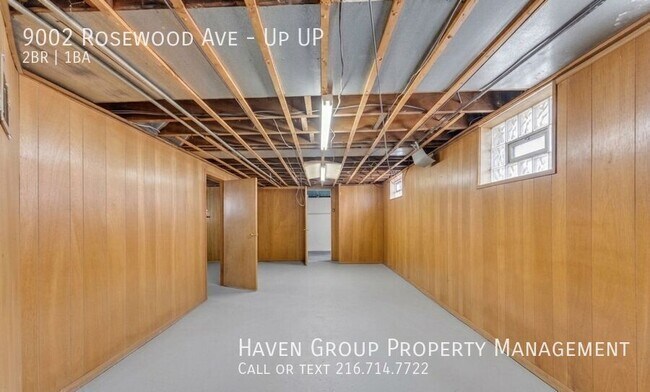 Building Photo - 9002 Rosewood Ave