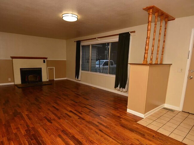 Building Photo - 365 W Birch Ct