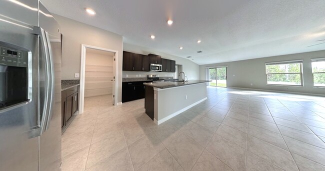 Building Photo - 376 Rain Berry Ave