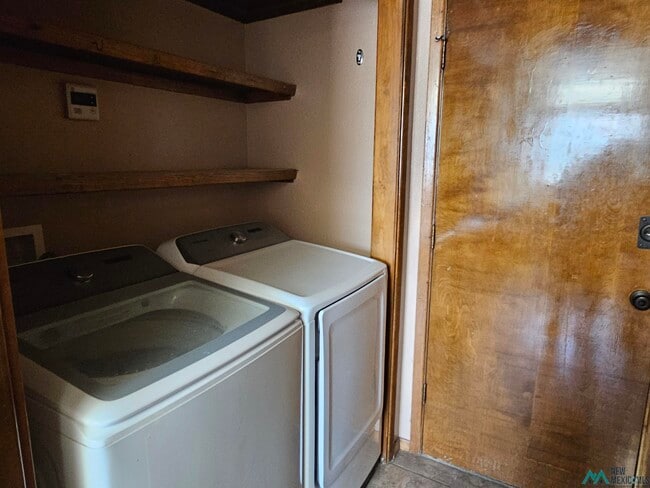 Building Photo - 1600 Arcineiga Dr