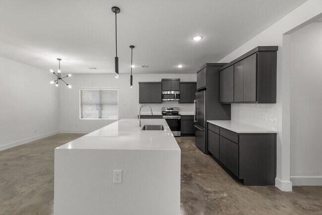 Building Photo - Wolf Den 3BR Near South College Station | Ideal Layout + Garage + Space