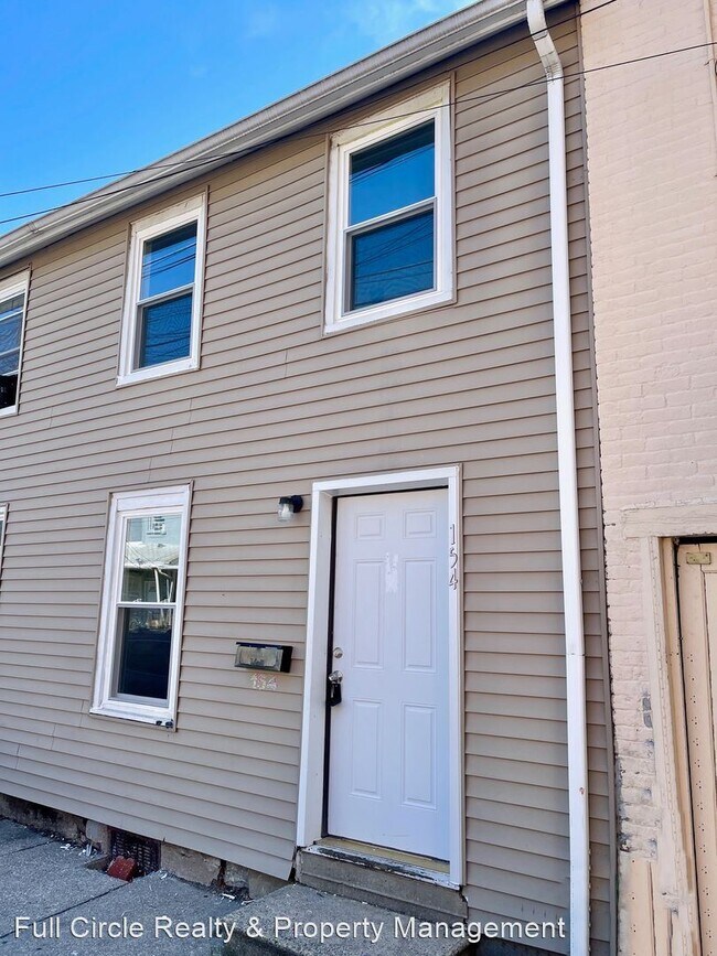 Building Photo - 2 br, 1 bath House - 154 Chestnut Street E...