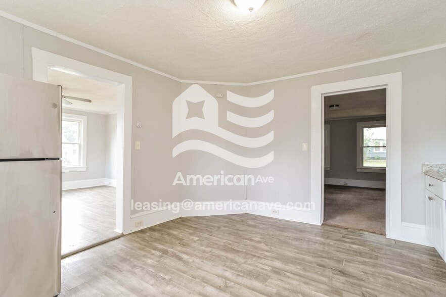 Building Photo - 407 S Emerson St