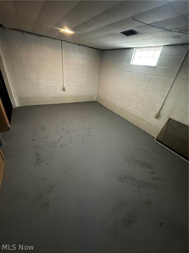 Building Photo - 1234 Sackett Ave