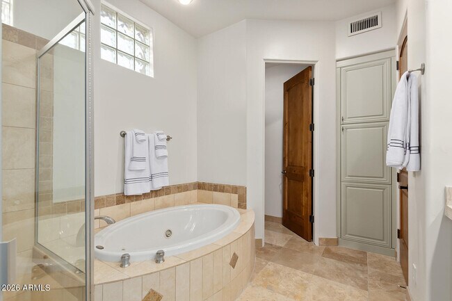 Building Photo - 11861 E Desert Trail Rd