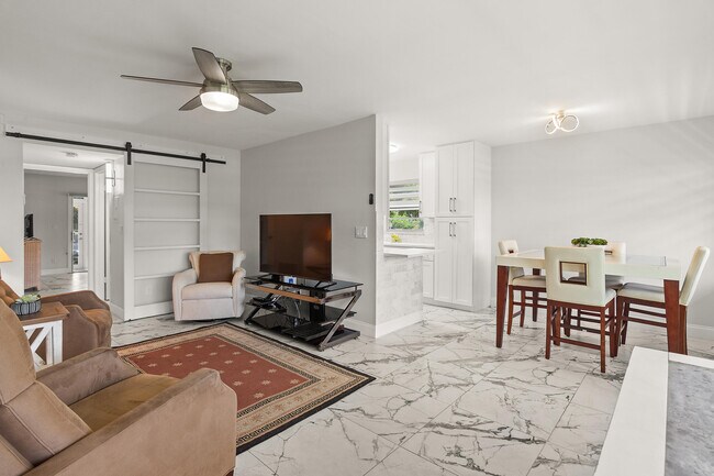 Building Photo - 69 Royal Oak Ct