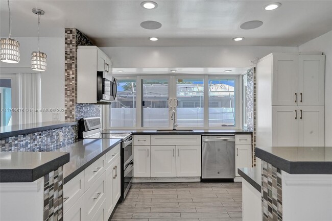 Building Photo - 9240 SW 54th St