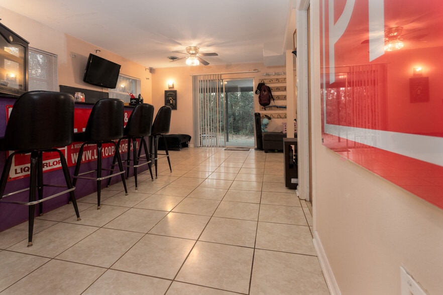 Building Photo - 1804 Westridge Dr