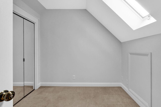 Building Photo - 1036 S Race St