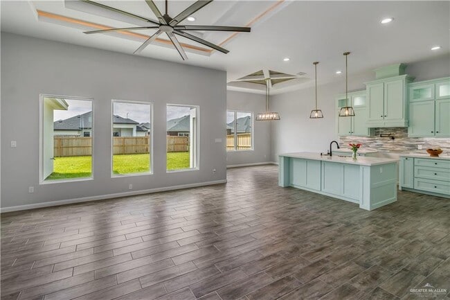 Building Photo - 13 Magnolia St